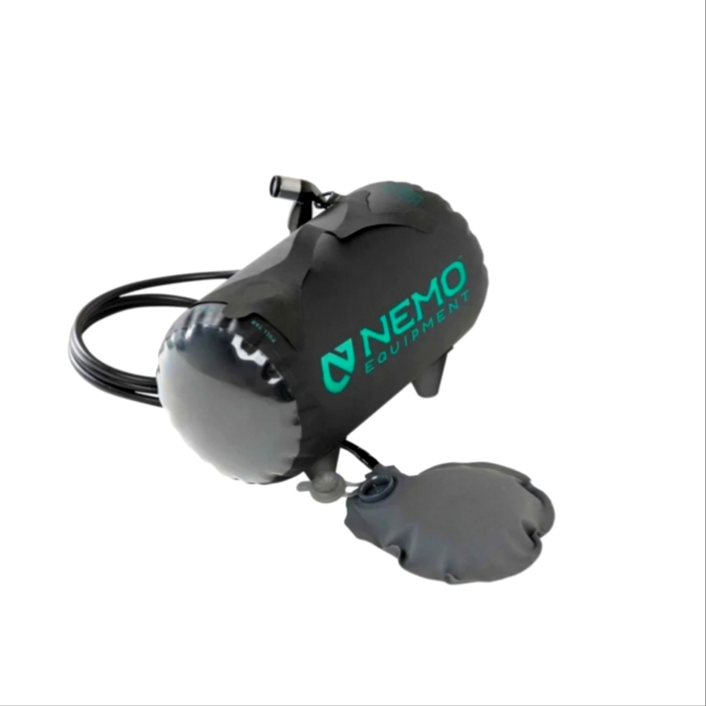 NWOT .  NEMO Heilo pressure portable shower